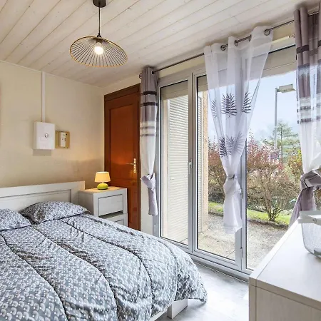 Mitoyen Avec Terrasse Et Parking A - Fr-1-401-269 Chalet