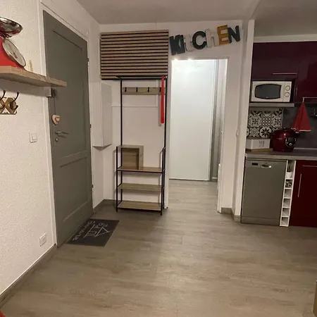 Mitoyen Avec Terrasse Et Parking A - Fr-1-401-269