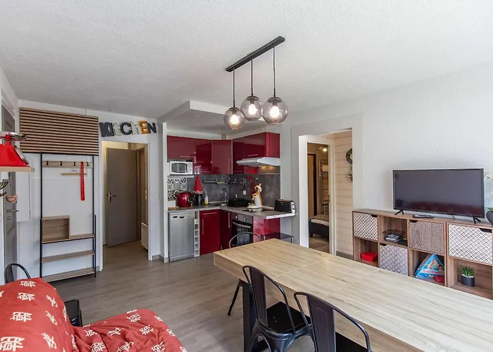 Mitoyen Avec Terrasse Et Parking A - Fr-1-401-269 *